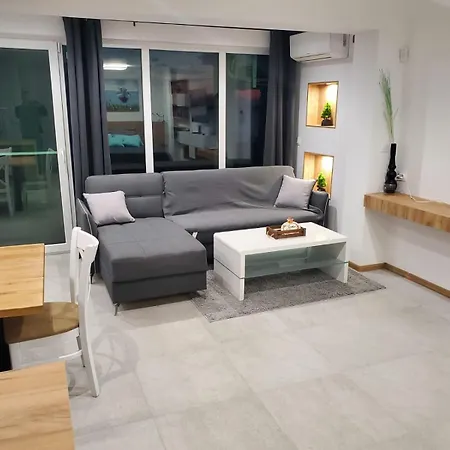 Elegant With Sea View In Saint Vlas Daire Sunny Beach