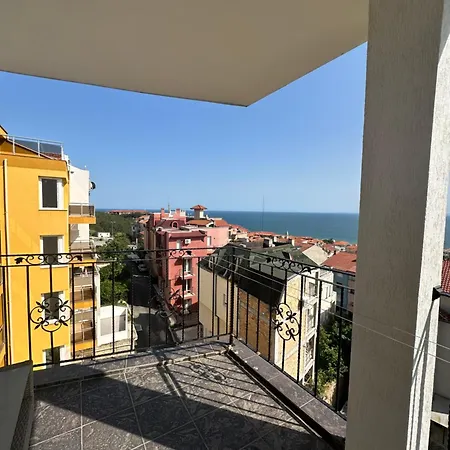 Elegant With Sea View In Saint Vlas Daire Sunny Beach