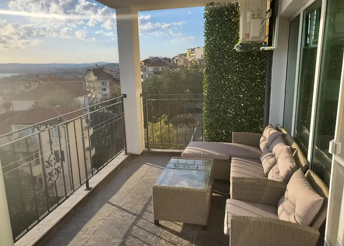 Elegant With Sea View In Saint Vlas Apartment